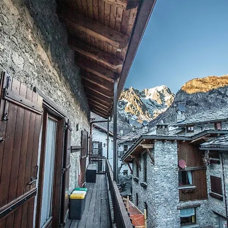 Apartment L'atelier Du Temps - Genzianella Courmayeur